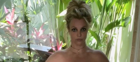 Britney's Naked Instagram Pics!