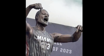 Dwayne Wade Statue