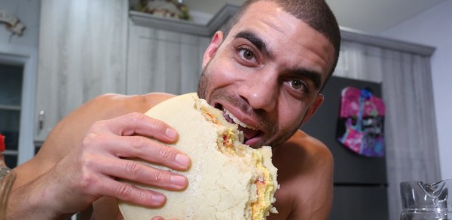 Body Builder Eats 4,000 Calories A Day