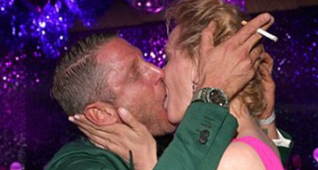 Uma Thurman Kiss